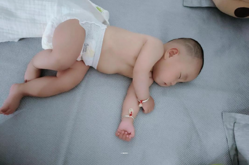 大丰怀孕多久会显肚子